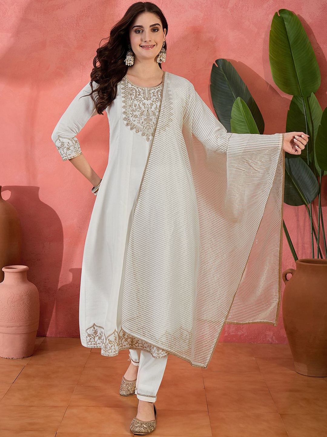 Sangria Floral Embroidered Round Neck Sequinned A-Line Kurta With Trousers And Dupatta, White
Sangria Floral Embroidered Round Neck Sequinned A-Line Kurta With Trousers And Dupatta, White