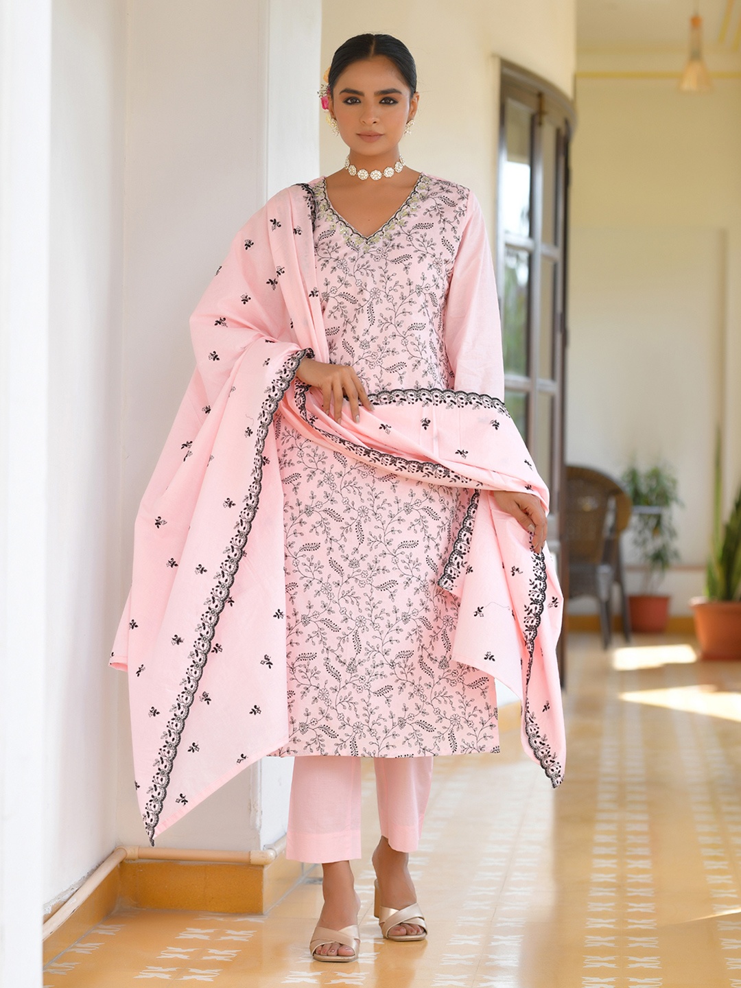 VAASVA JAIPUR Floral Embroidered Pure Cotton Straight Kurta with Trousers & Dupatta, Pink
VAASVA JAIPUR Floral Embroidered Pure Cotton Straight Kurta with Trousers & Dupatta, Pink
