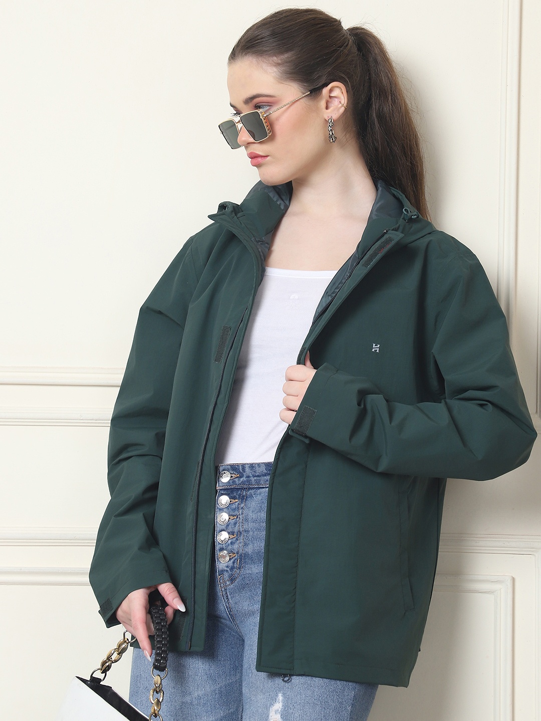 HOUSE OF VEDAS Women Windcheater and Water Resistant Outdoor Sporty Jacket, Green
HOUSE OF VEDAS Women Windcheater and Water Resistant Outdoor Sporty Jacket, Green