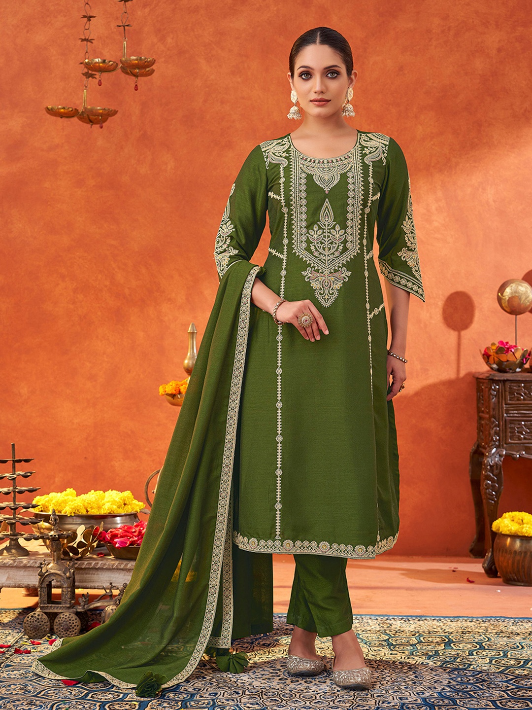 DIVASTRI Ethnic Motifs Embroidered Round Neck Zari Straight Kurta With Trousers & Dupatta, Green
DIVASTRI Ethnic Motifs Embroidered Round Neck Zari Straight Kurta With Trousers & Dupatta, Green