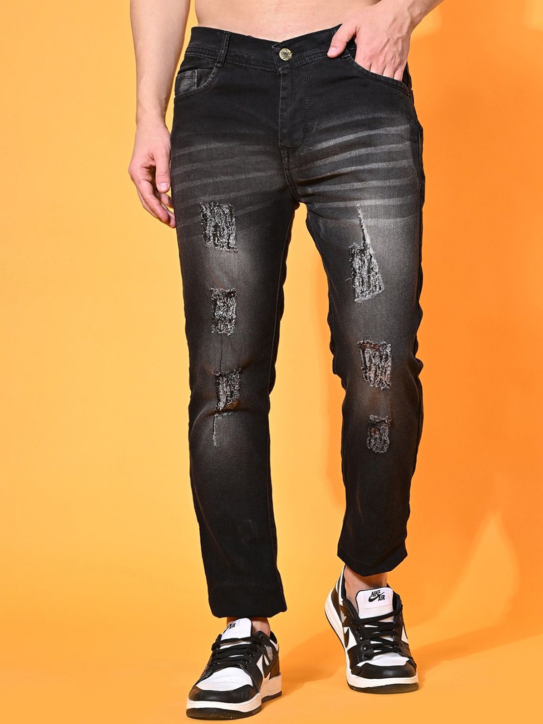 LINARIA Men Cotton Classic Heavy Fade Highly Distressed Low-Rise Straight Fit Jeans, Grey
LINARIA Men Cotton Classic Heavy Fade Highly Distressed Low-Rise Straight Fit Jeans, Grey