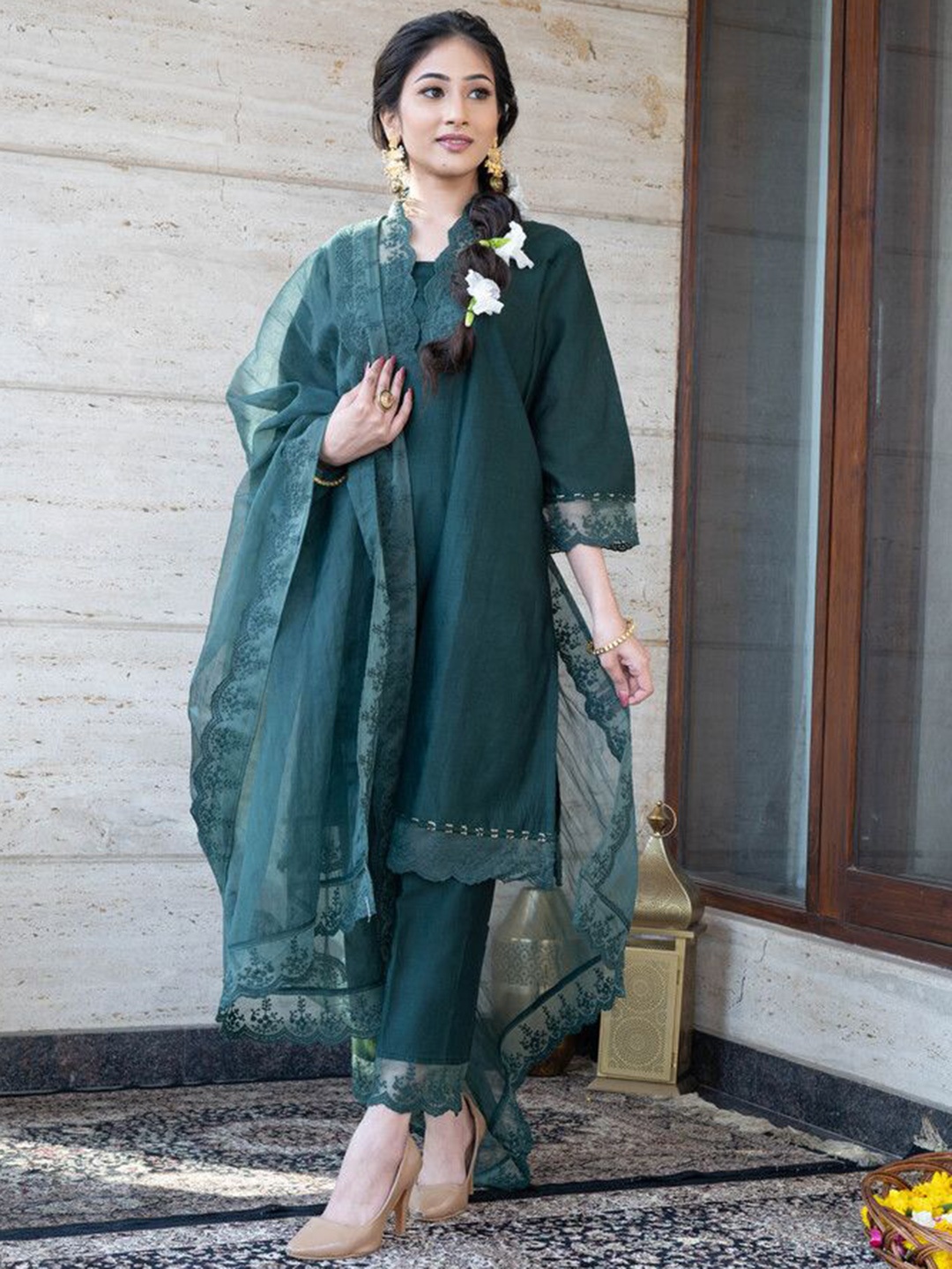 House of Nitya Floral Embroidered Pure Silk Straight Kurta With Trouser And Dupatta, Green
House of Nitya Floral Embroidered Pure Silk Straight Kurta With Trouser And Dupatta, Green