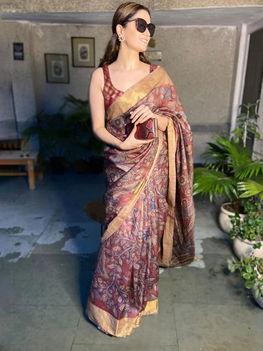 Nimidiya Pure Cotton Floral Printed Saree With Unstitched Blouse Piece, Maroon
Nimidiya Pure Cotton Floral Printed Saree With Unstitched Blouse Piece, Maroon