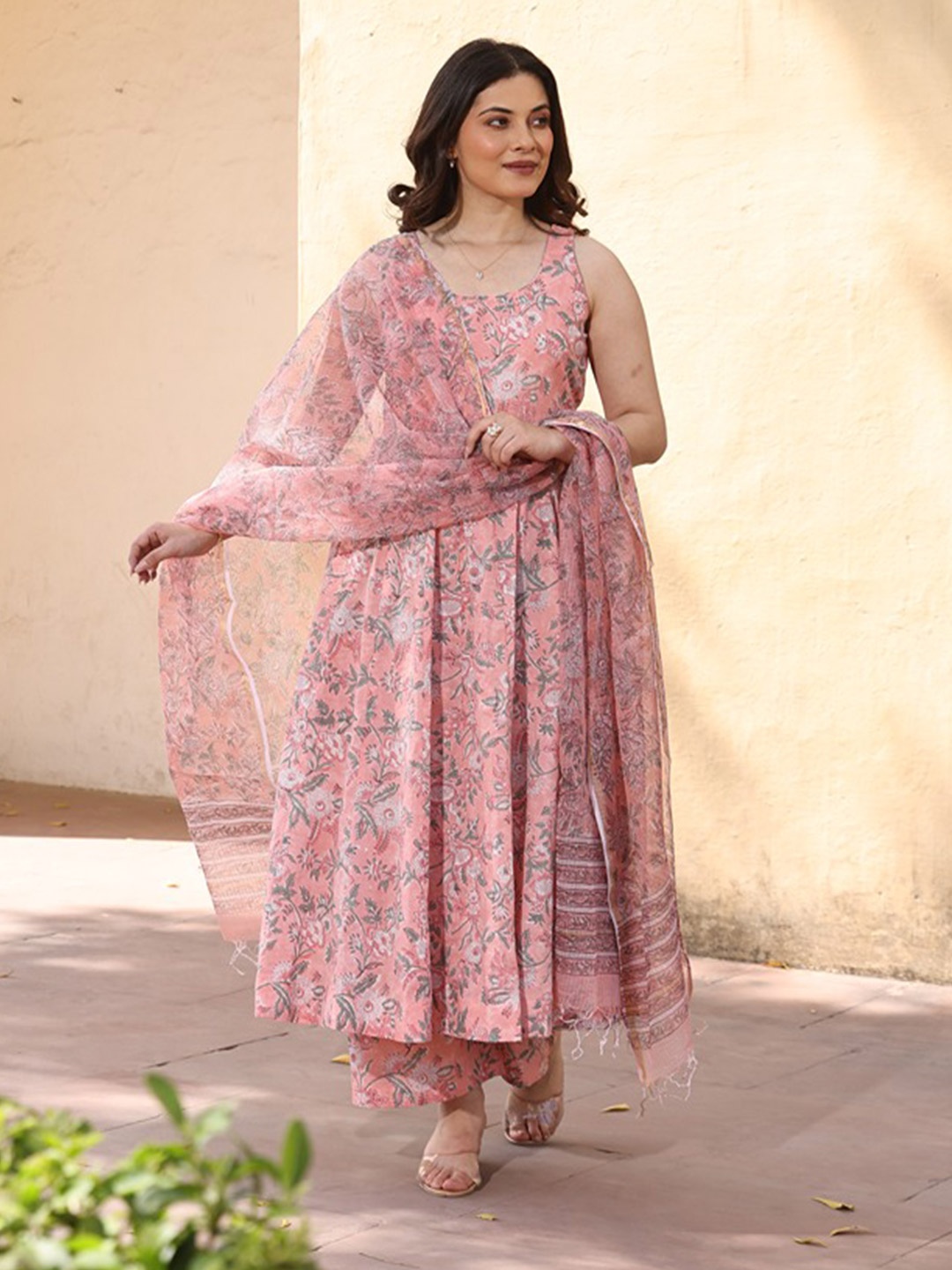 ASRUMO Women Floral Printed Regular Pure Cotton Kurta with Trousers & With Dupatta, Blue
ASRUMO Women Floral Printed Regular Pure Cotton Kurta with Trousers & With Dupatta, Blue