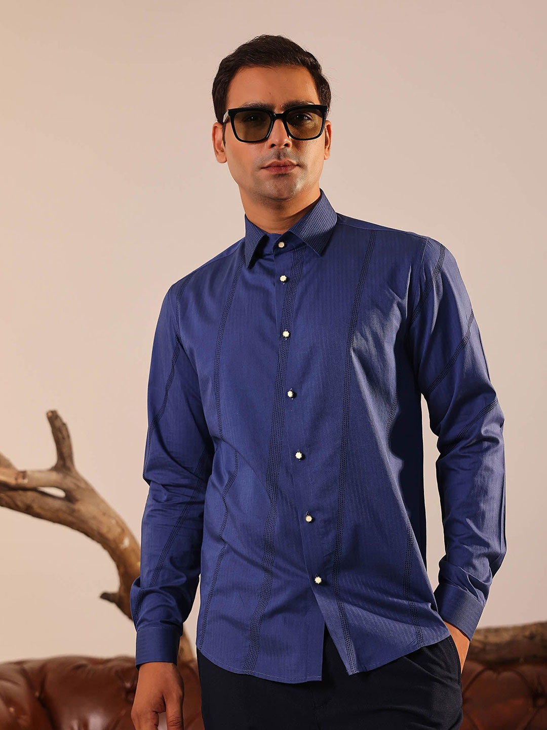 ABKASA Men Classic Slim Fit Spread Collar Vertical Striped Cotton Casual Shirt, Navy blue
ABKASA Men Classic Slim Fit Spread Collar Vertical Striped Cotton Casual Shirt, Navy blue