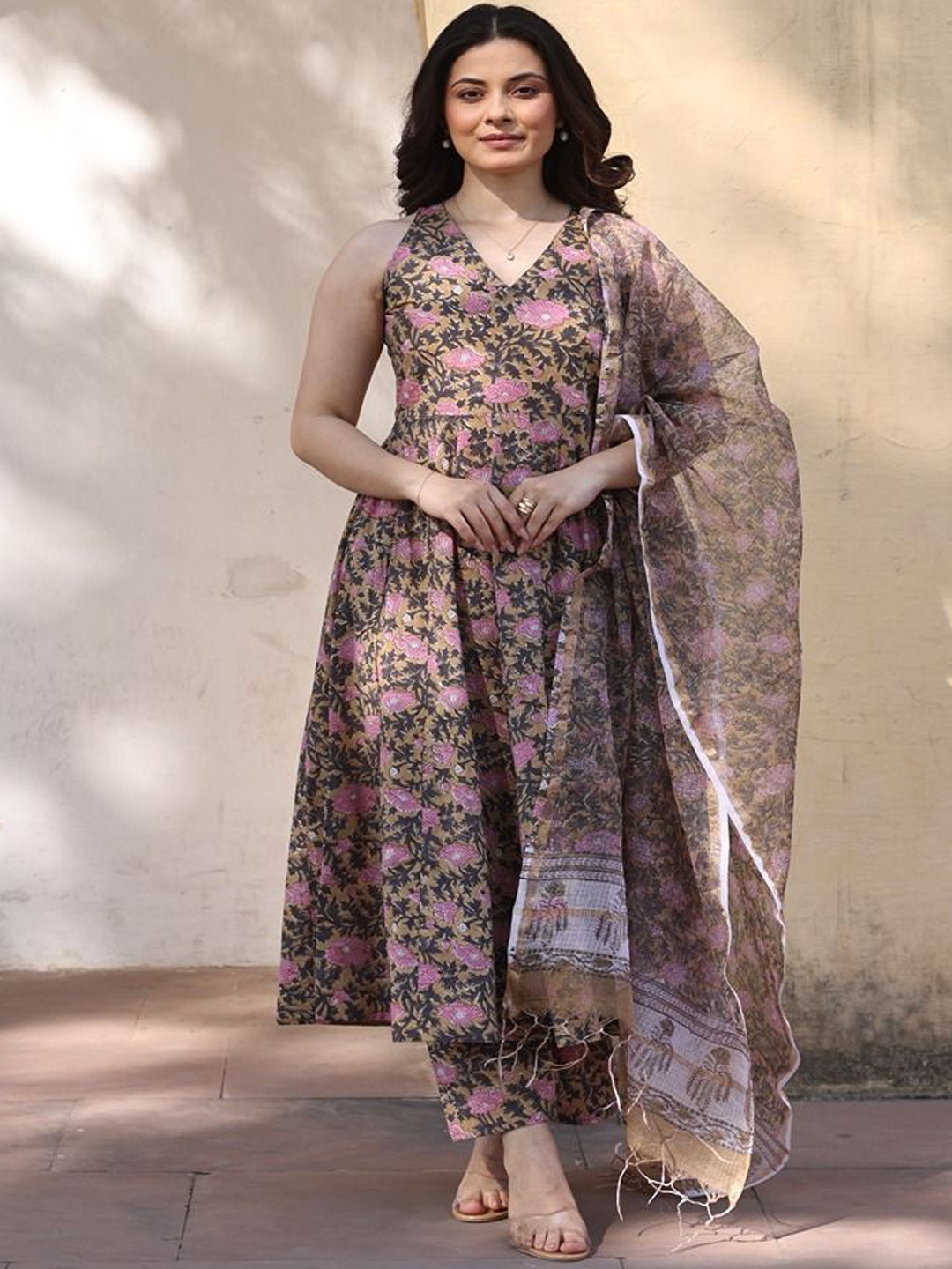 ASRUMO Floral Printed V-Neck Panelled Pure Cotton Anarkali Kurta With Trousers & Dupatta, Green
ASRUMO Floral Printed V-Neck Panelled Pure Cotton Anarkali Kurta With Trousers & Dupatta, Green