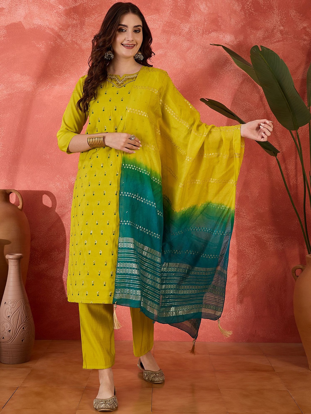 Sangria Floral Embroidered Notch Neck Sequinned Straight Kurta With Trousers And Dupatta, Yellow
Sangria Floral Embroidered Notch Neck Sequinned Straight Kurta With Trousers And Dupatta, Yellow