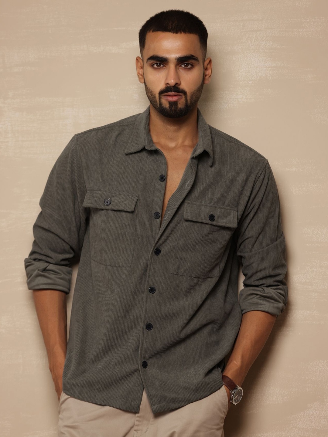 Uncluttered Closet Men Relaxed Oversized Fit Spread Collar Solid Cotton Casual Shirt, Grey
Uncluttered Closet Men Relaxed Oversized Fit Spread Collar Solid Cotton Casual Shirt, Grey