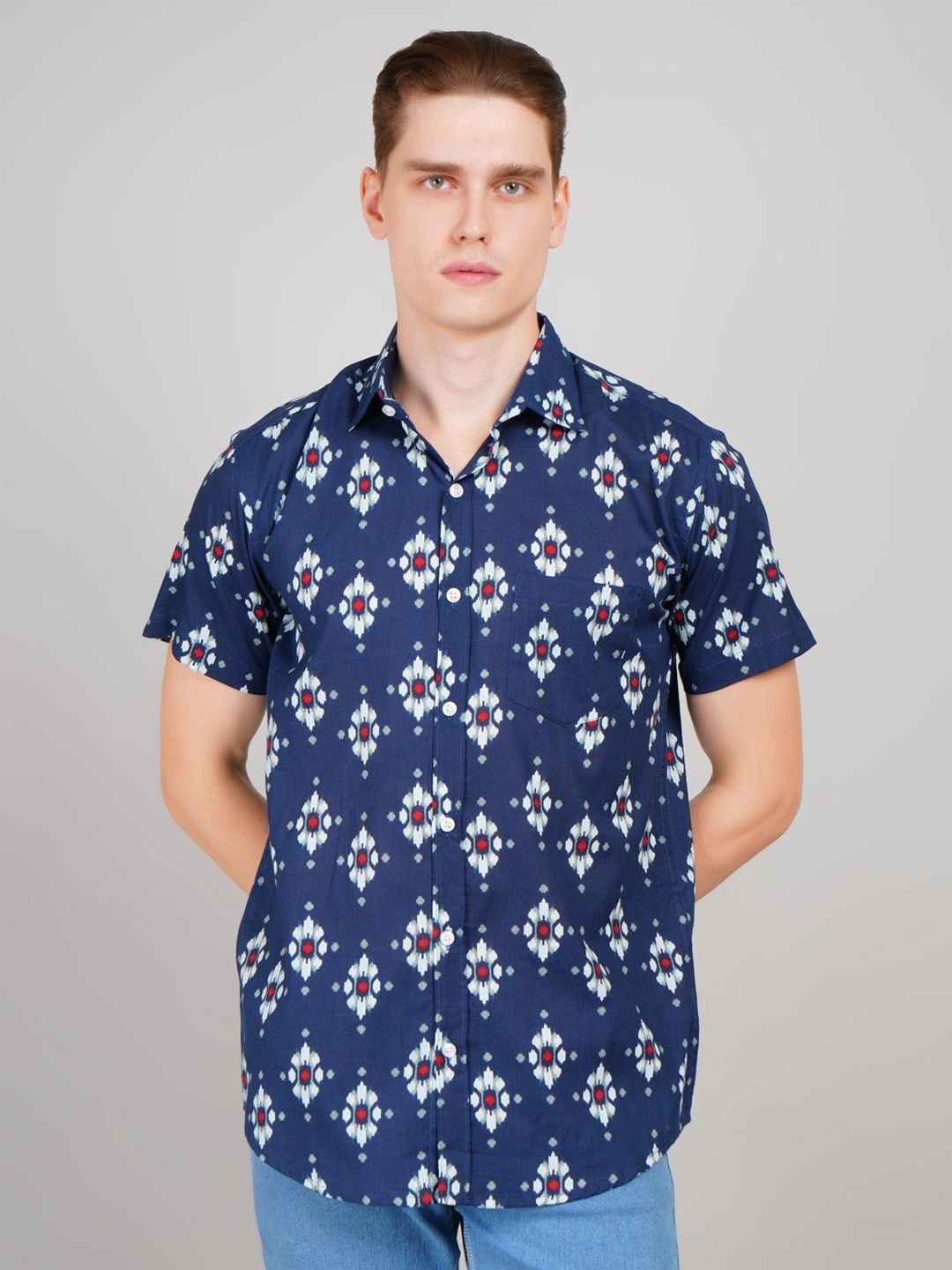 LOUIS MONARCH Men Regular Fit Spread Collar Floral Printed Cotton Casual Shirt, Navy blue
LOUIS MONARCH Men Regular Fit Spread Collar Floral Printed Cotton Casual Shirt, Navy blue