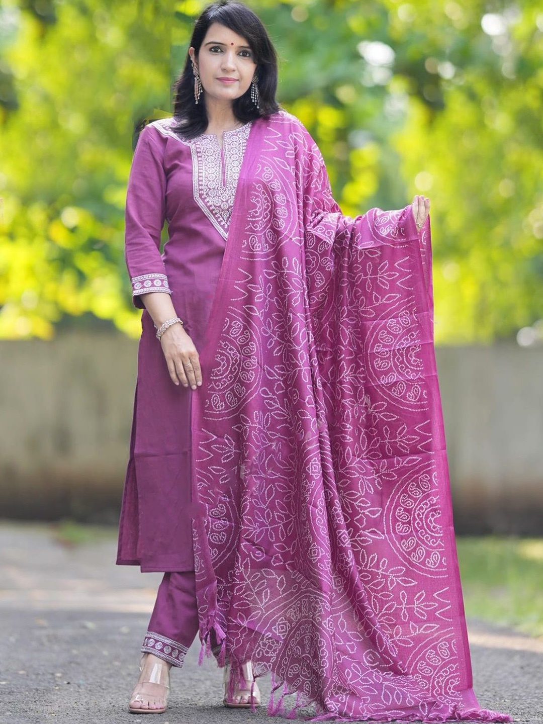 KALINI Floral Embroidered Notch-Neck Straight Pure Silk Kurta With Trousers And Dupatta, Pink
KALINI Floral Embroidered Notch-Neck Straight Pure Silk Kurta With Trousers And Dupatta, Pink