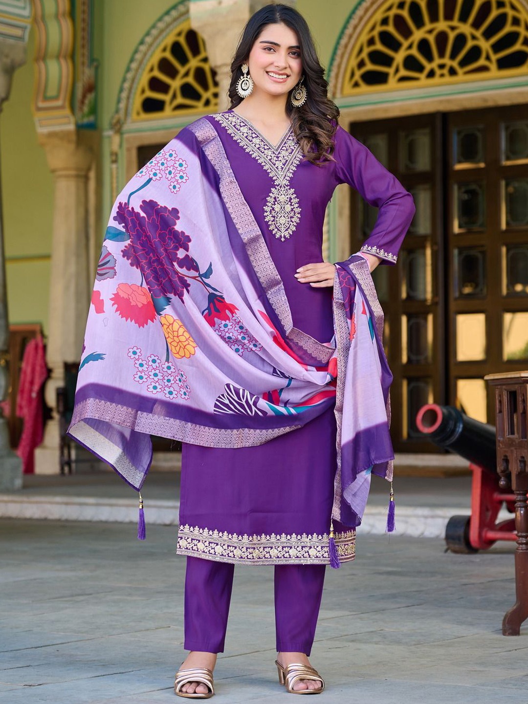 BLACK SCISSOR Embroidered Sequinned Chanderi Silk Straight Kurta with Trousers & Dupatta, Purple
BLACK SCISSOR Embroidered Sequinned Chanderi Silk Straight Kurta with Trousers & Dupatta, Purple