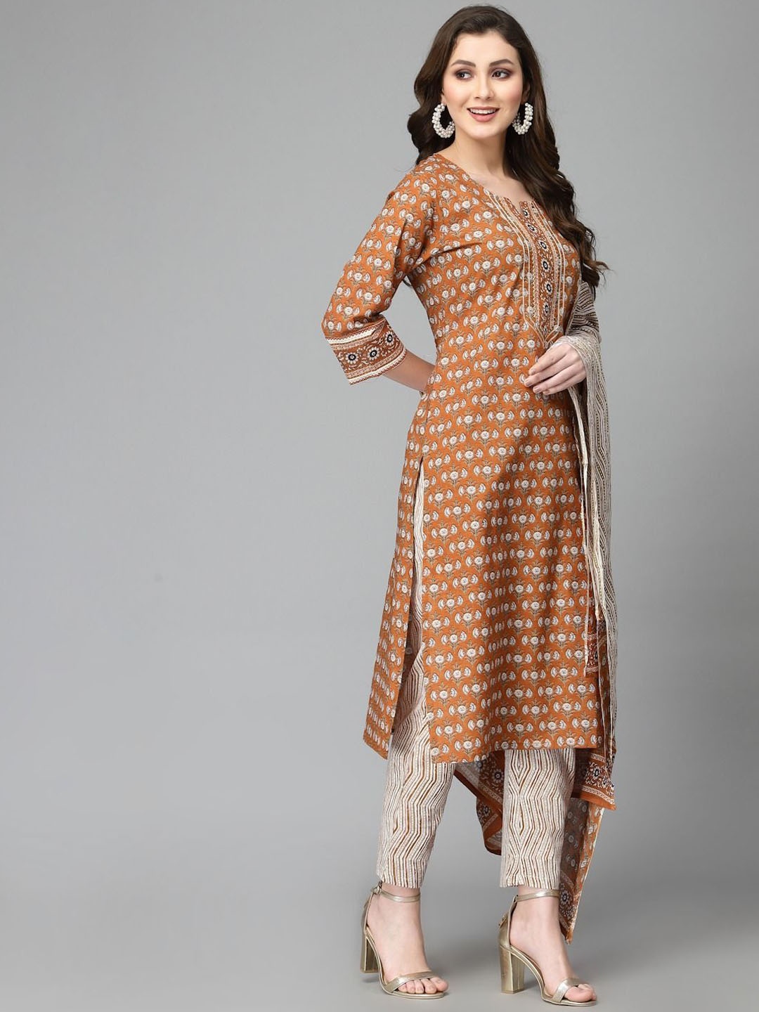 Prathmikta Floral Printed Notch Neck Pure Cotton Straight Kurta With Trousers, Brown
Prathmikta Floral Printed Notch Neck Pure Cotton Straight Kurta With Trousers, Brown