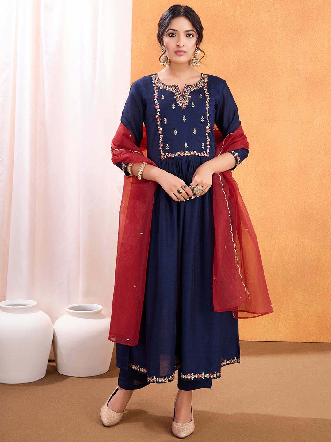 SUAAC Floral Embroidered Thread Work Anarkali Kurta With Trousers & Dupatta, Navy blue
SUAAC Floral Embroidered Thread Work Anarkali Kurta With Trousers & Dupatta, Navy blue