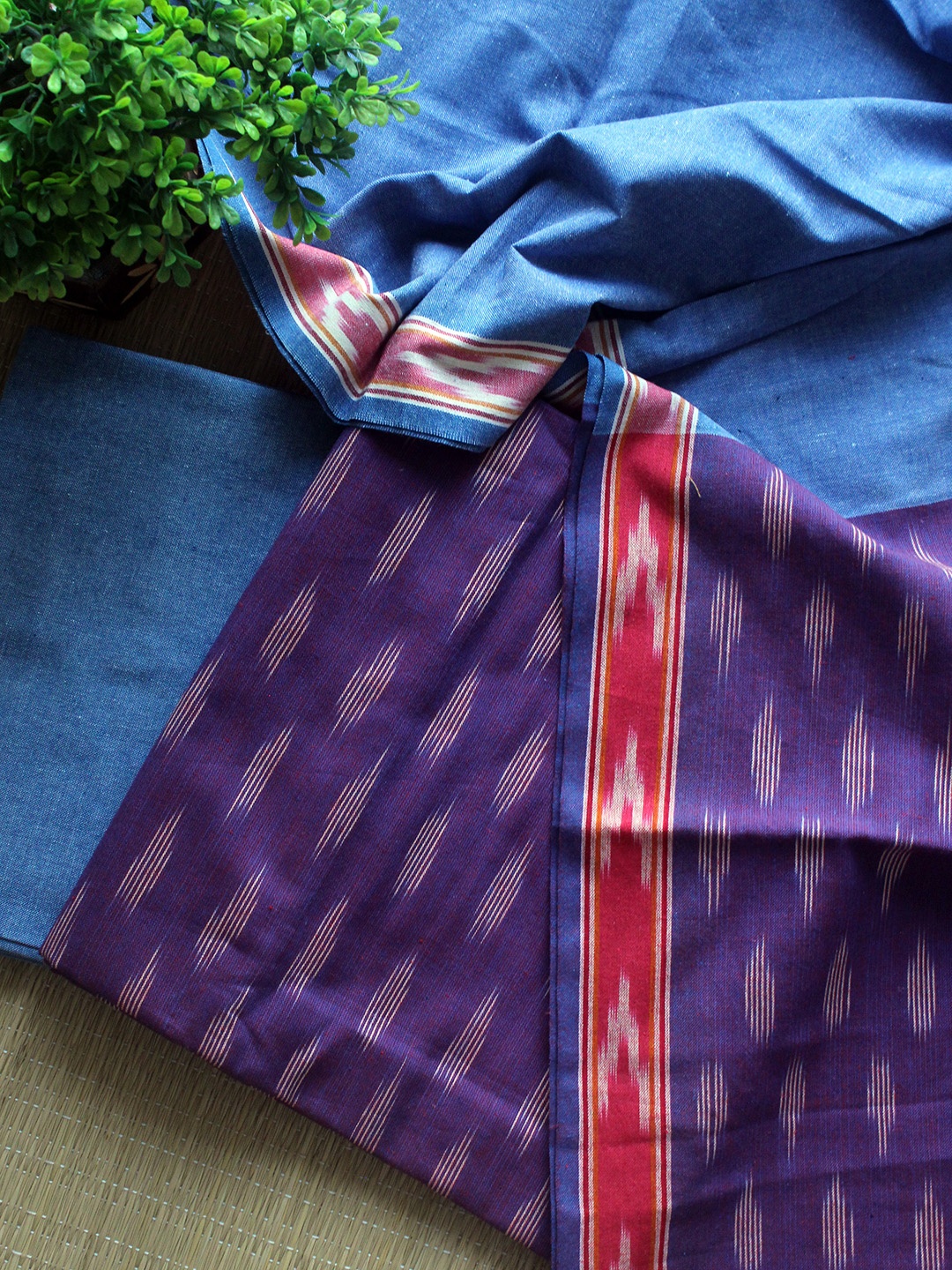 Weaves of Tradition Geometric Woven Design Pure Cotton Unstitched Dress Material, Purple
Weaves of Tradition Geometric Woven Design Pure Cotton Unstitched Dress Material, Purple
