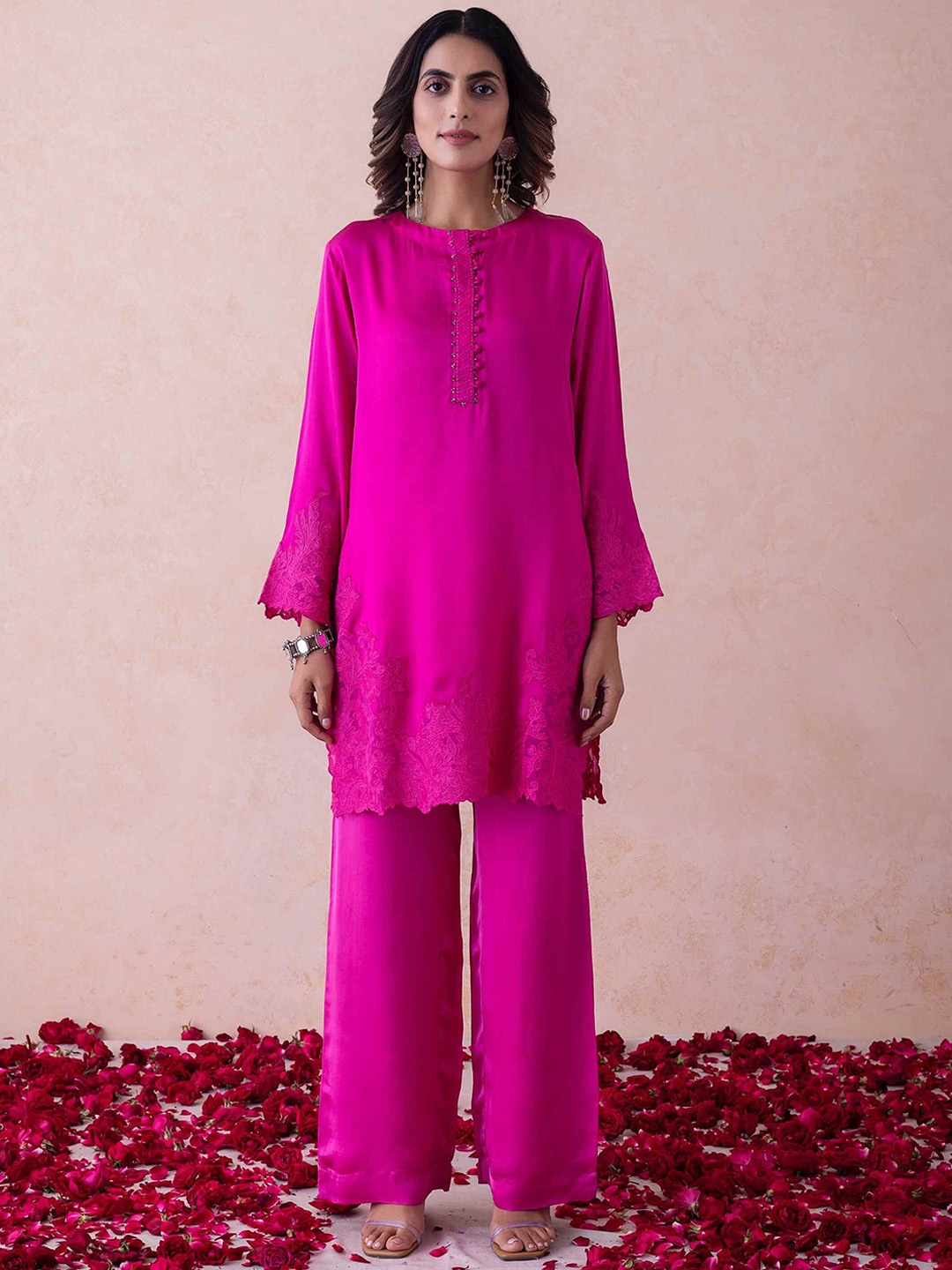 Label Naariti Floral Embroidered Round Neck Thread Work Straight Kurta With Palazzos, Pink
Label Naariti Floral Embroidered Round Neck Thread Work Straight Kurta With Palazzos, Pink