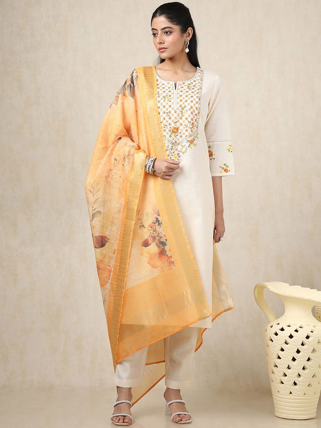 Soch Floral Embroidered Thread Work Round Neck Straight Kurta With Trousers & Dupatta, Off white
Soch Floral Embroidered Thread Work Round Neck Straight Kurta With Trousers & Dupatta, Off white