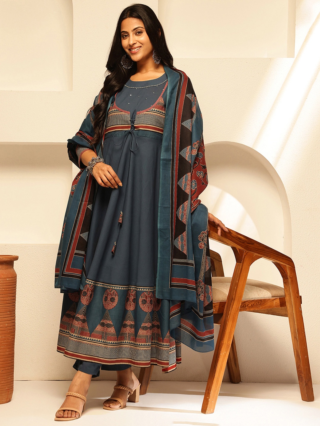 Vbuyz Geometric Printed Empire Sequinned Pure Cotton Anarkali Kurta With Trouser & Dupatta, Blue
Vbuyz Geometric Printed Empire Sequinned Pure Cotton Anarkali Kurta With Trouser & Dupatta, Blue