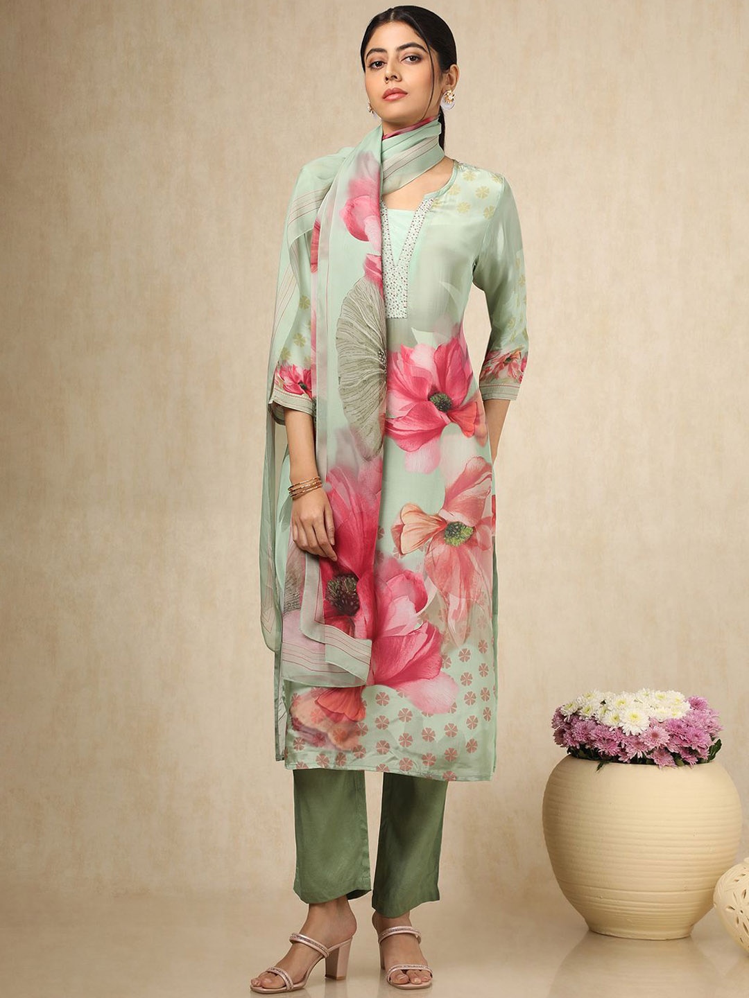 Soch Floral Printed Beads And Stones Mandarin Collar Straight Kurta With Trouser & Dupatta, Green
Soch Floral Printed Beads And Stones Mandarin Collar Straight Kurta With Trouser & Dupatta, Green