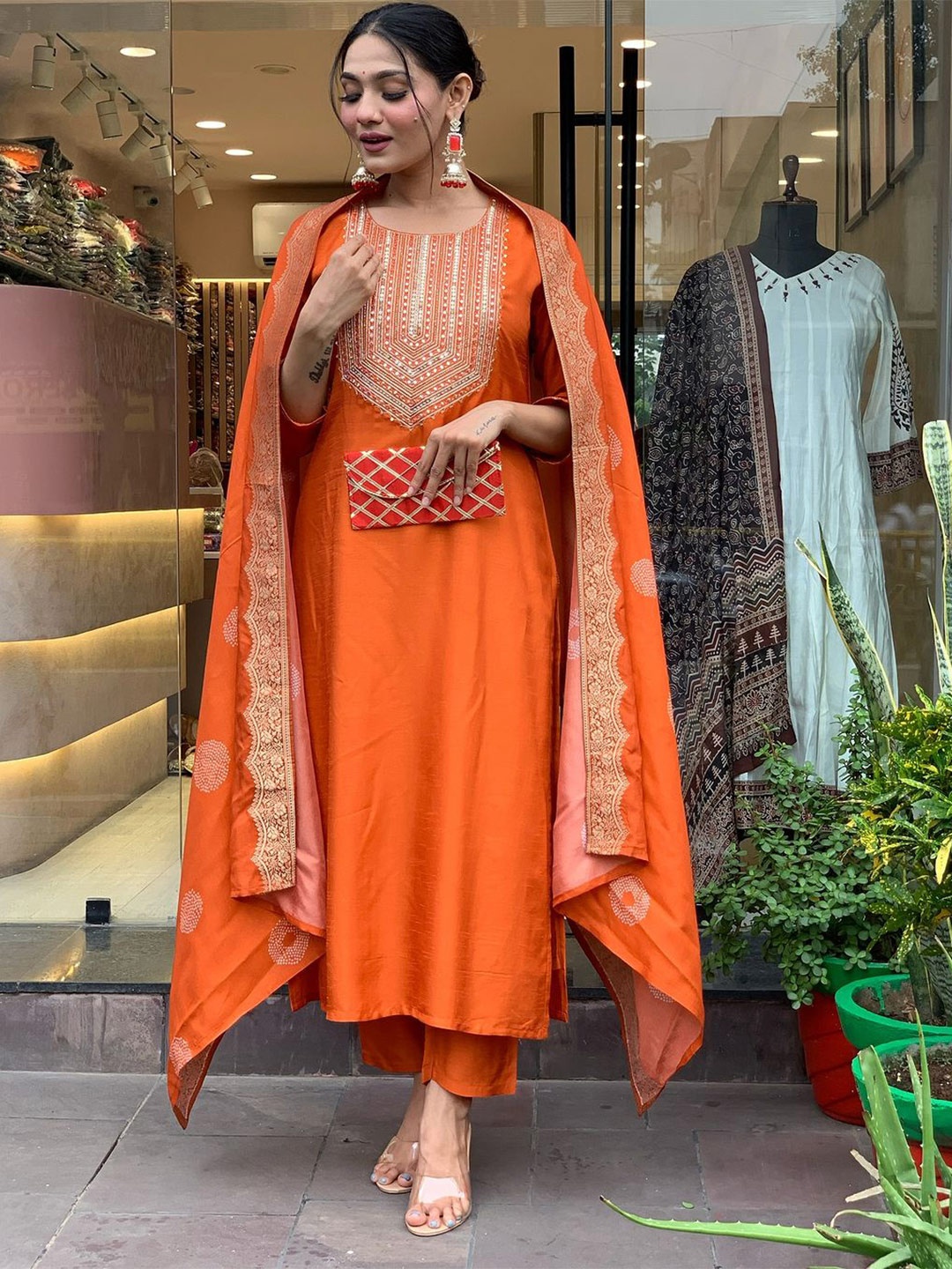 Bought First Floral Yoke Design Round Neck Straight Kurta With Trousers & Dupatta, Orange
Bought First Floral Yoke Design Round Neck Straight Kurta With Trousers & Dupatta, Orange