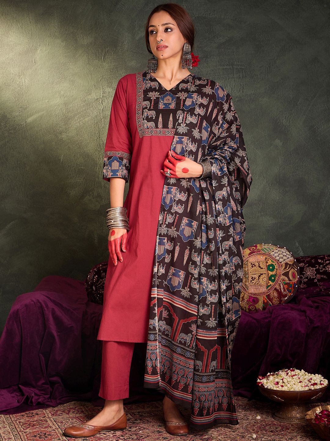 Indo Era Ethnic Motifs Yoke Design Pure Cotton Straight Kurta With Trousers & Dupatta, Maroon
Indo Era Ethnic Motifs Yoke Design Pure Cotton Straight Kurta With Trousers & Dupatta, Maroon