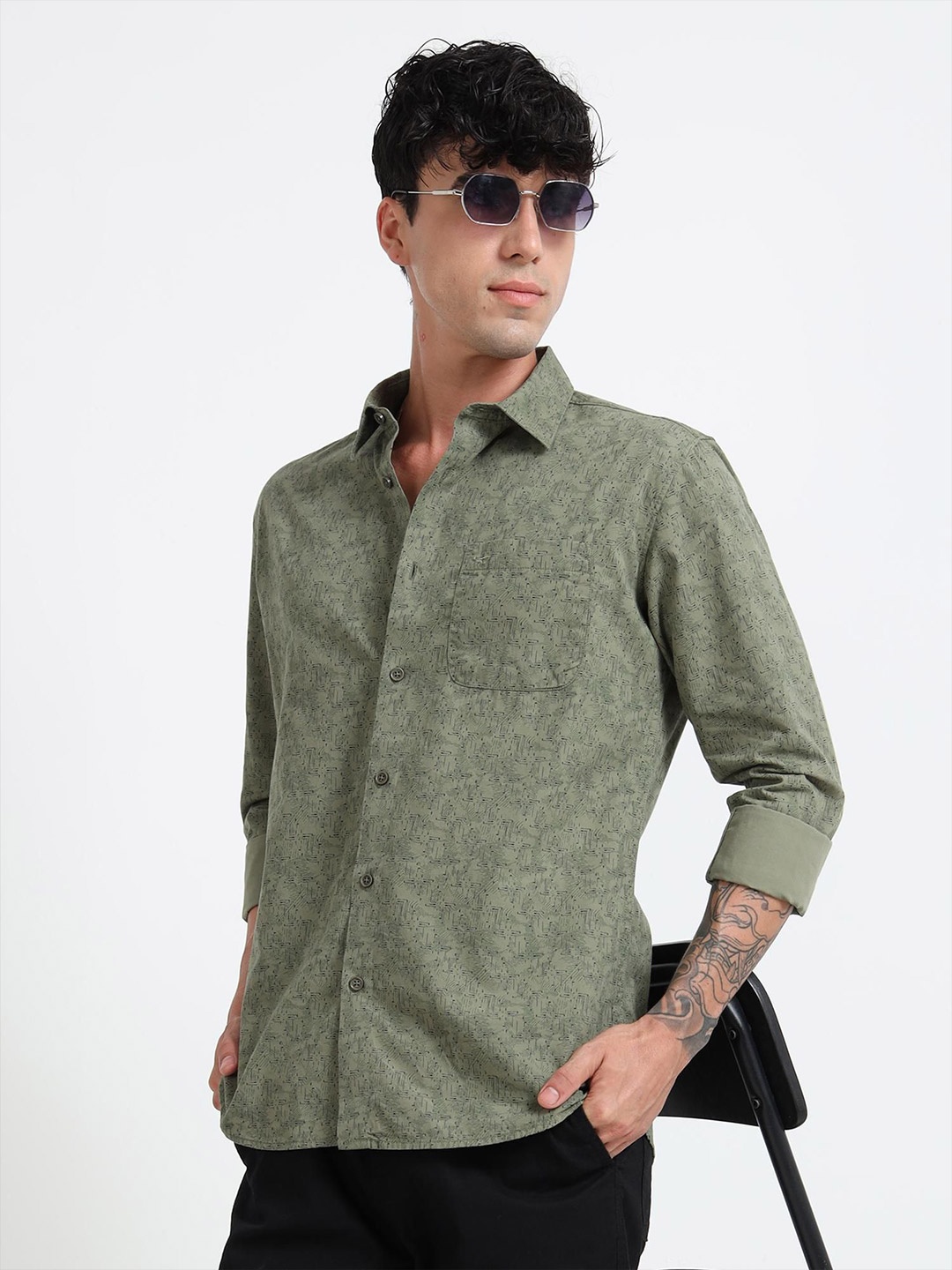 RIGS AND RAGS Men Classic Fit Spread Collar Geometric Printed Cotton Casual Shirt, Sea green
RIGS AND RAGS Men Classic Fit Spread Collar Geometric Printed Cotton Casual Shirt, Sea green