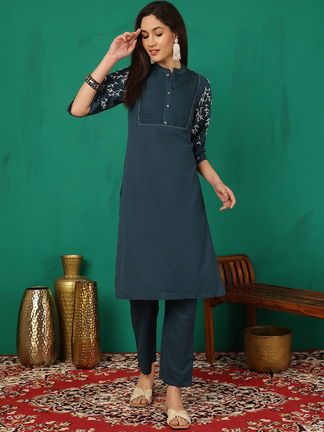 Sangria Floral Embroidered Pure Cotton Mandarin Collar Straight Kurta With Trouser, Blue
Sangria Floral Embroidered Pure Cotton Mandarin Collar Straight Kurta With Trouser, Blue