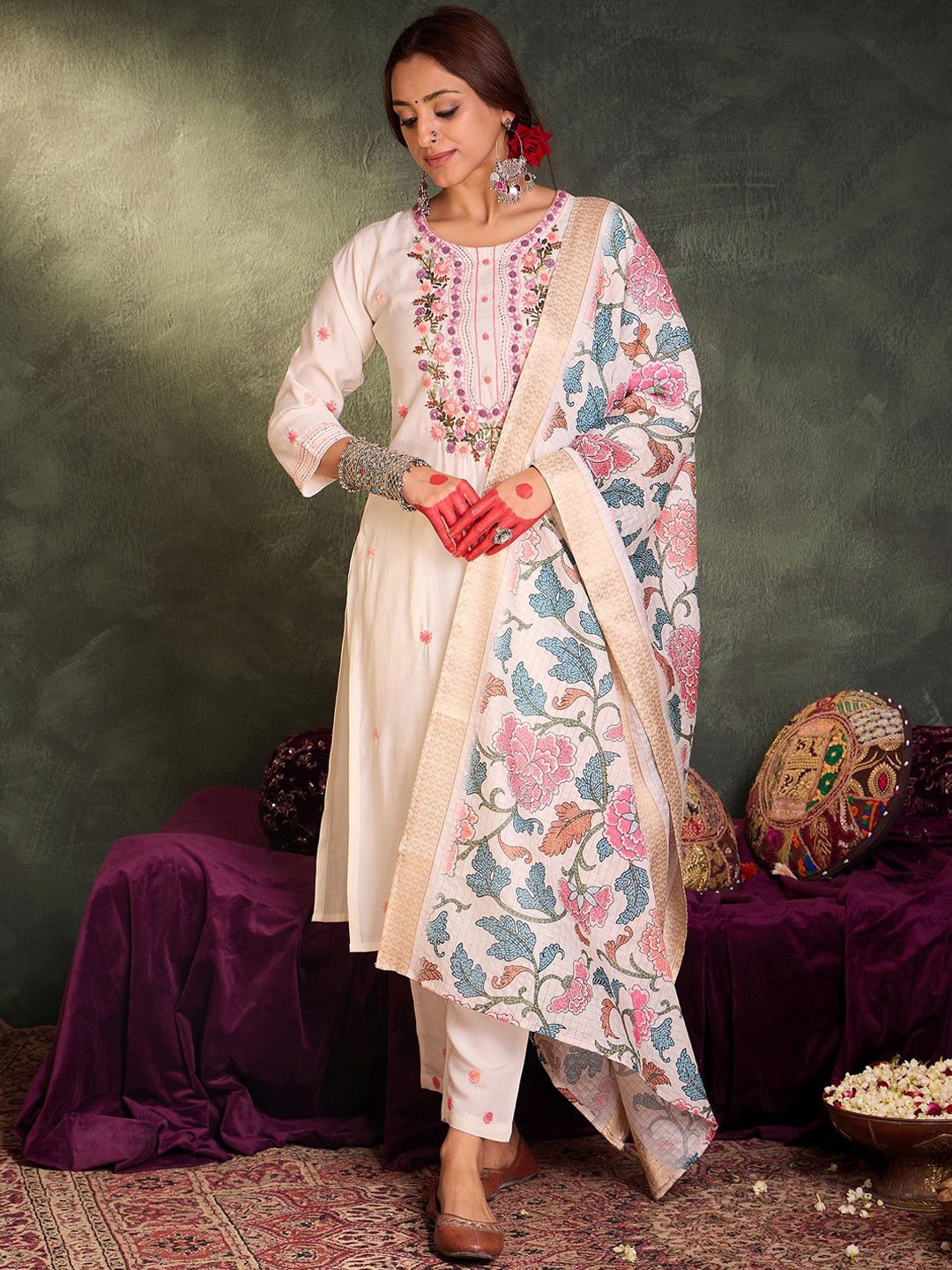 Indo Era Floral Embroidered Thread Work Straight Kurta With Trousers And Dupatta, Off white
Indo Era Floral Embroidered Thread Work Straight Kurta With Trousers And Dupatta, Off white