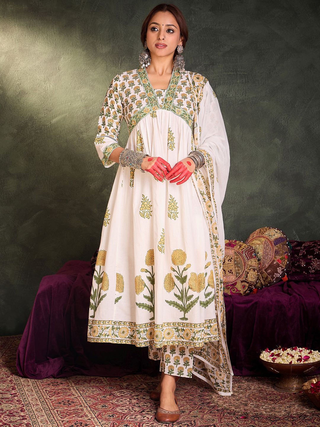 Indo Era Floral Printed Empire V-Neck Pure Cotton A-Line Kurta With Trousers And Dupatta, White
Indo Era Floral Printed Empire V-Neck Pure Cotton A-Line Kurta With Trousers And Dupatta, White
