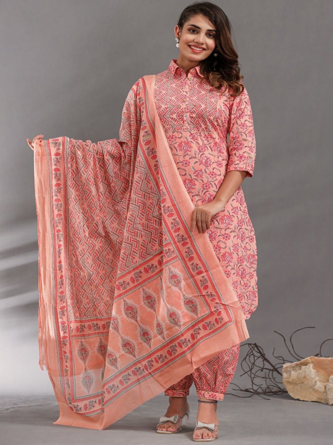 NUNCHII Floral Printed Beads and Stones Pure Cotton Straight Kurta with Patiala & Dupatta, Peach
NUNCHII Floral Printed Beads and Stones Pure Cotton Straight Kurta with Patiala & Dupatta, Peach