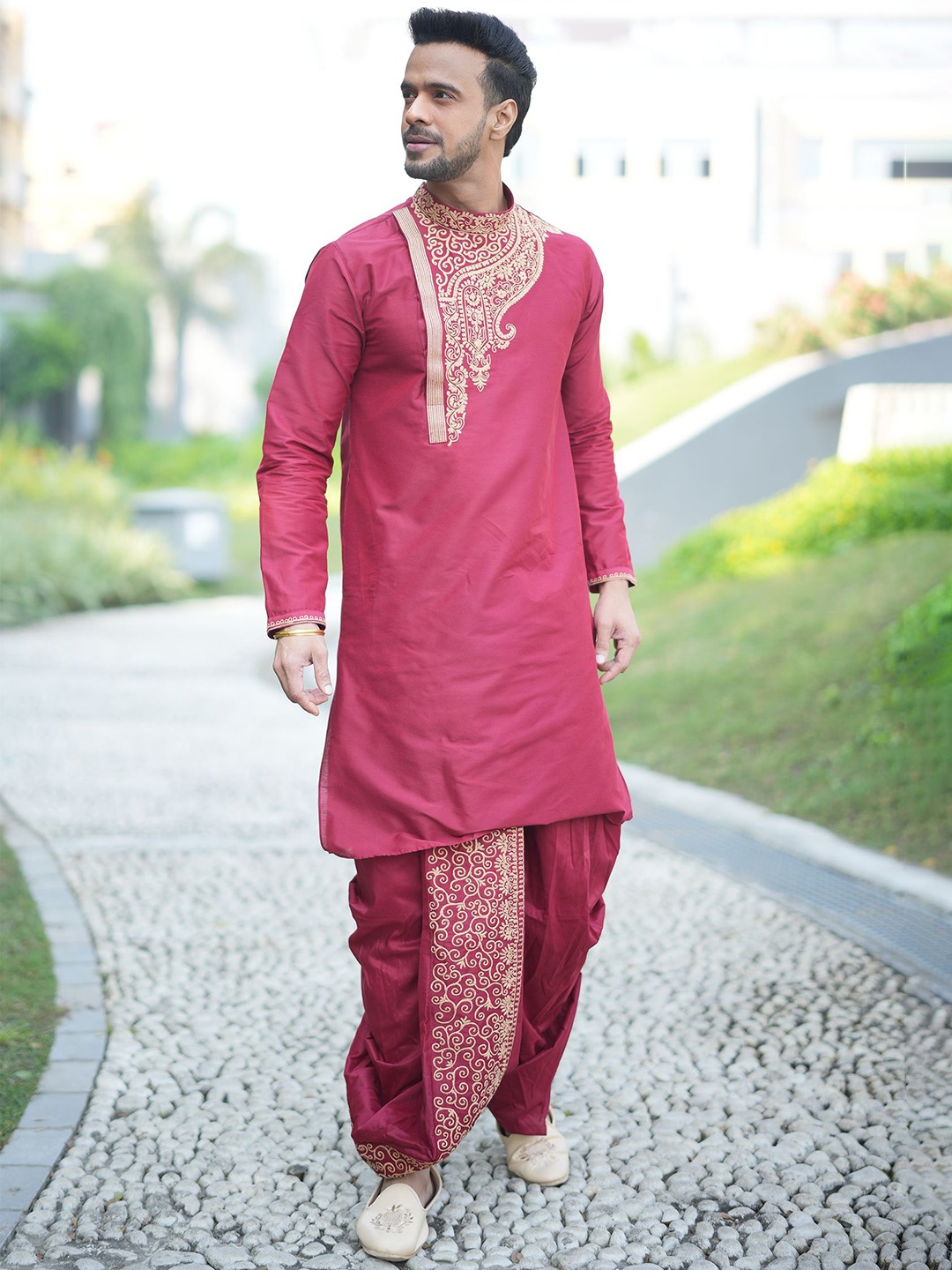 KHAAS Yoke Design Mandarin Collar Angrakha Cotton Silk Straight Kurta With Dhoti Pants, Red
KHAAS Yoke Design Mandarin Collar Angrakha Cotton Silk Straight Kurta With Dhoti Pants, Red