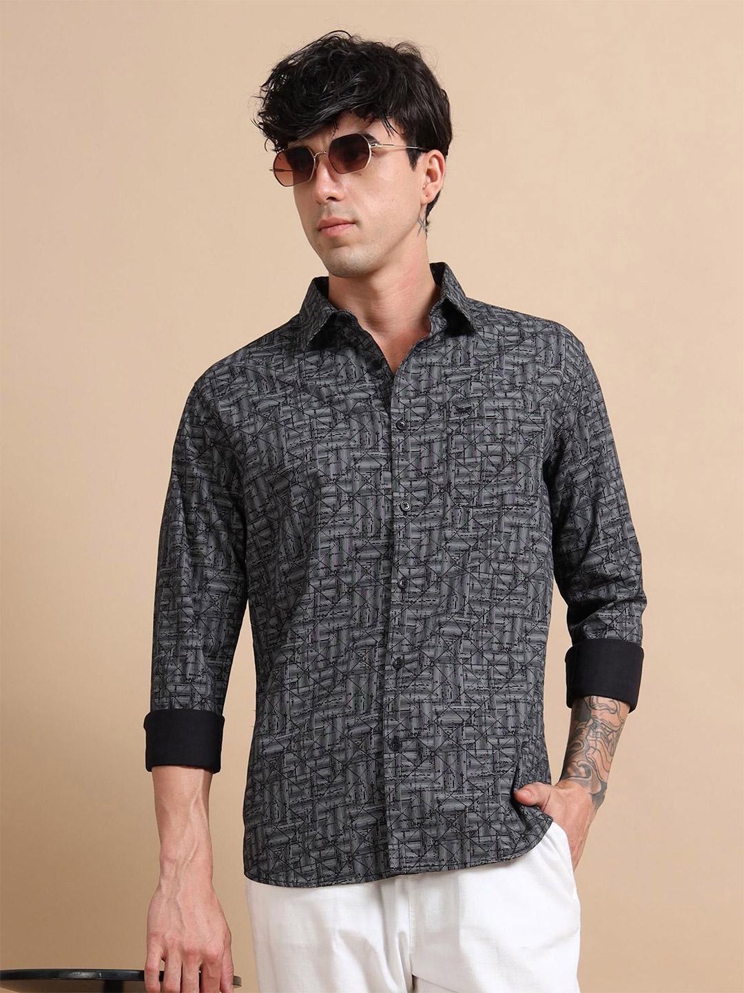 RIGS AND RAGS Men Classic Fit Spread Collar Geometric Printed Cotton Casual Shirt, Black
RIGS AND RAGS Men Classic Fit Spread Collar Geometric Printed Cotton Casual Shirt, Black