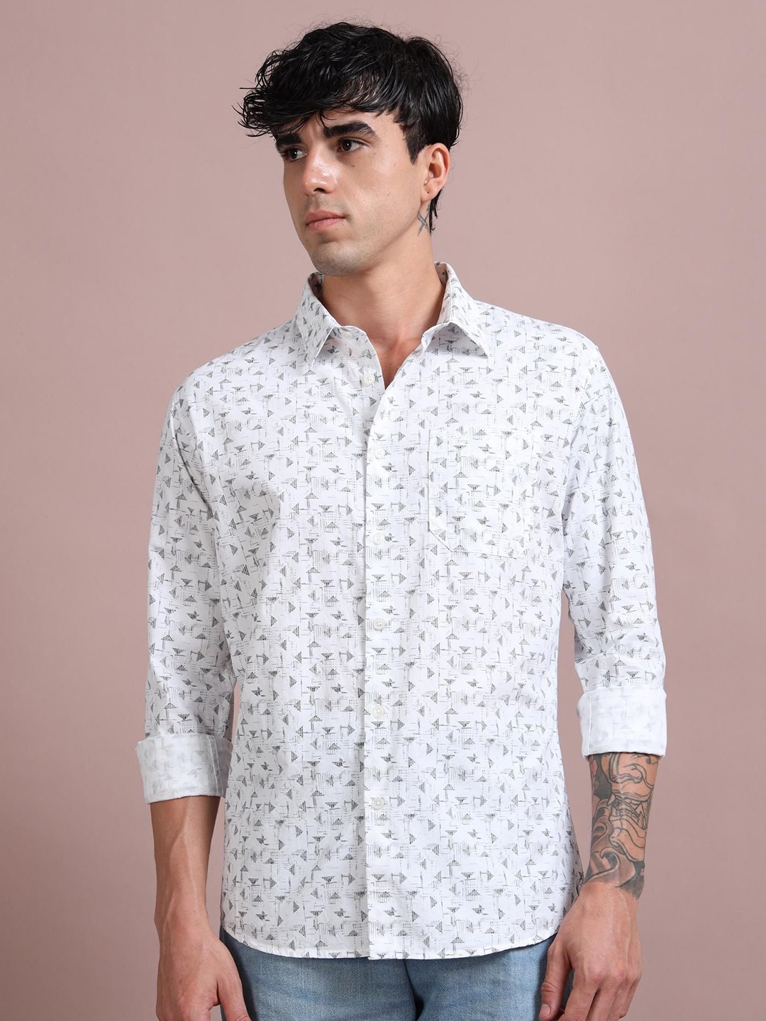 RIGS AND RAGS Men Custom Fit Spread Collar Geometric Printed Cotton Casual Shirt, White
RIGS AND RAGS Men Custom Fit Spread Collar Geometric Printed Cotton Casual Shirt, White
