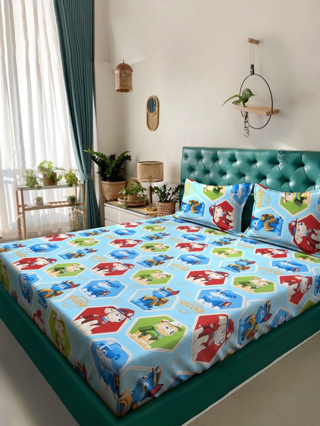 KLOTTHE Blue & Red Printed Pure Cotton 400 TC Double Bedsheet Set 2.5 m x 2.25 m
KLOTTHE Blue & Red Printed Pure Cotton 400 TC Double Bedsheet Set 2.5 m x 2.25 m