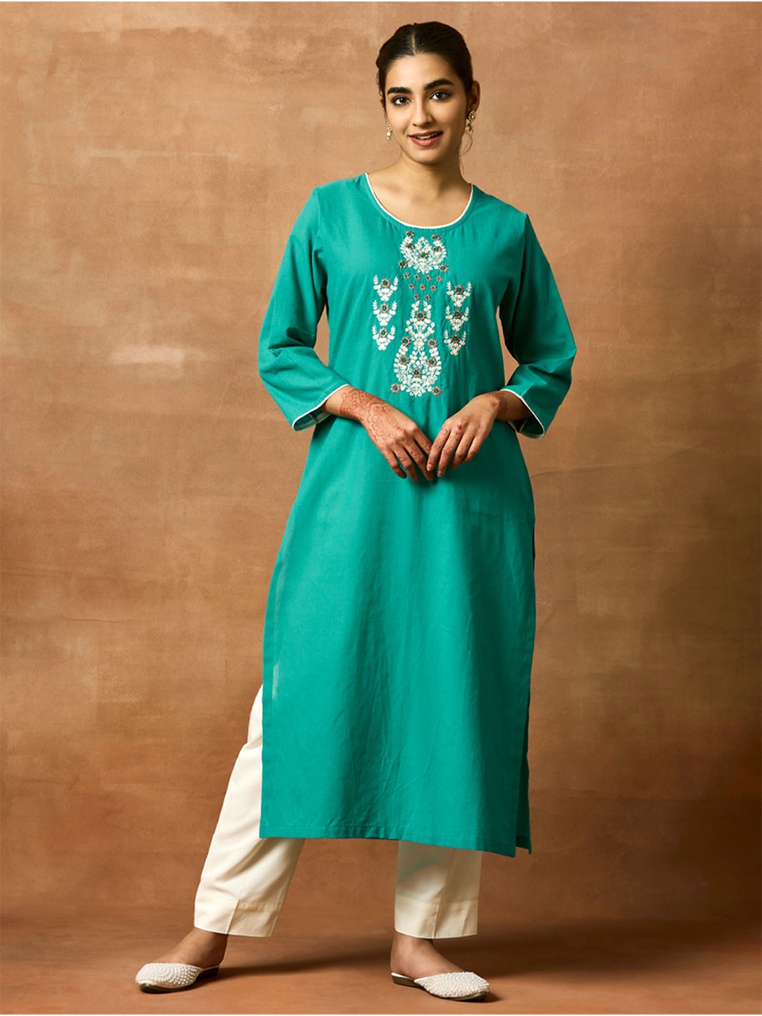 WOMEN PLUS Floral Embroidered Round Neck Thread Work Pure Cotton Kurta, Sea green
WOMEN PLUS Floral Embroidered Round Neck Thread Work Pure Cotton Kurta, Sea green