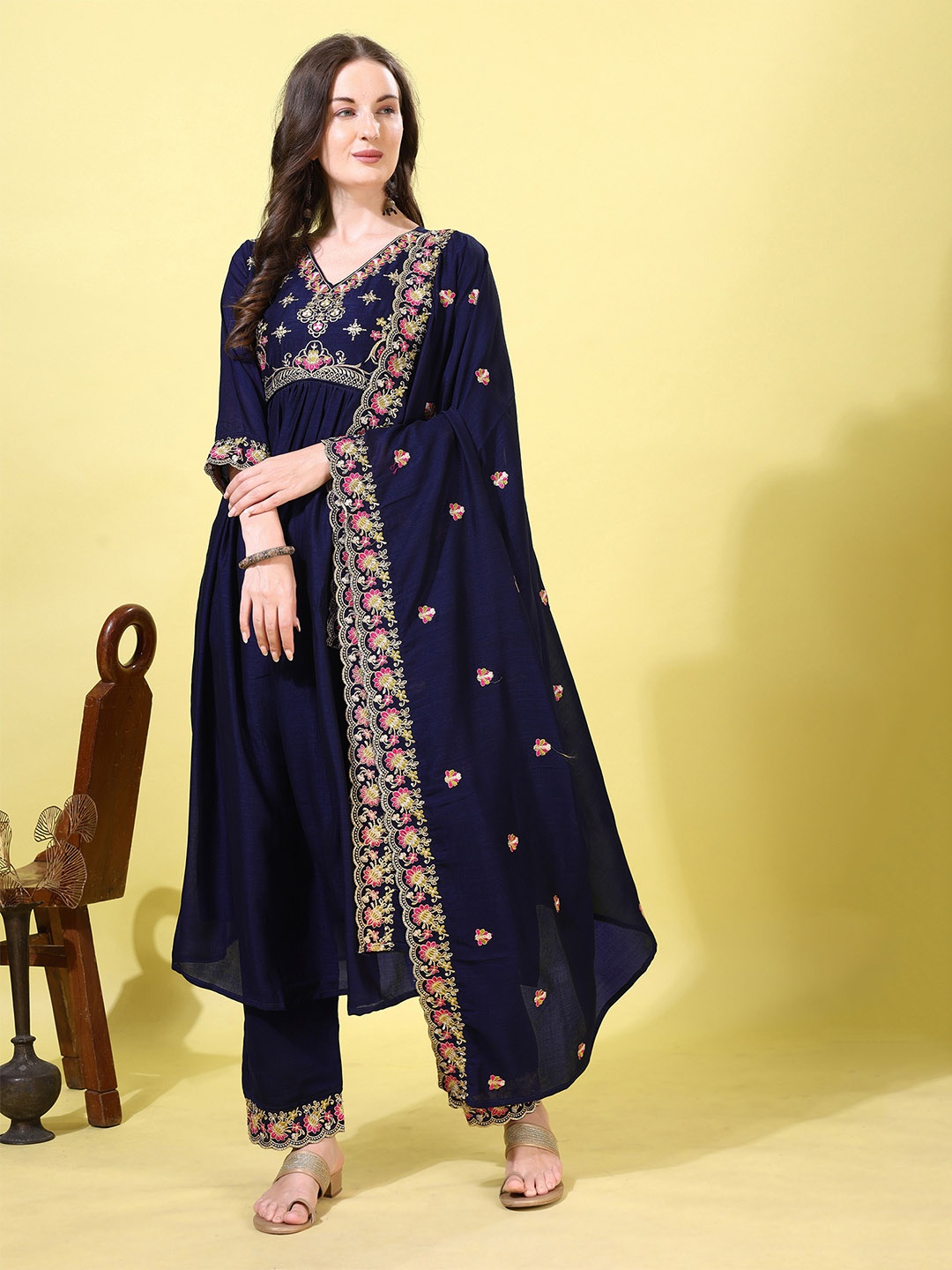 Hirvanti Fashion Floral Yoke Design Empire V-Neck Embroidered Kurta With Trouser Dupatta, Blue
Hirvanti Fashion Floral Yoke Design Empire V-Neck Embroidered Kurta With Trouser Dupatta, Blue
