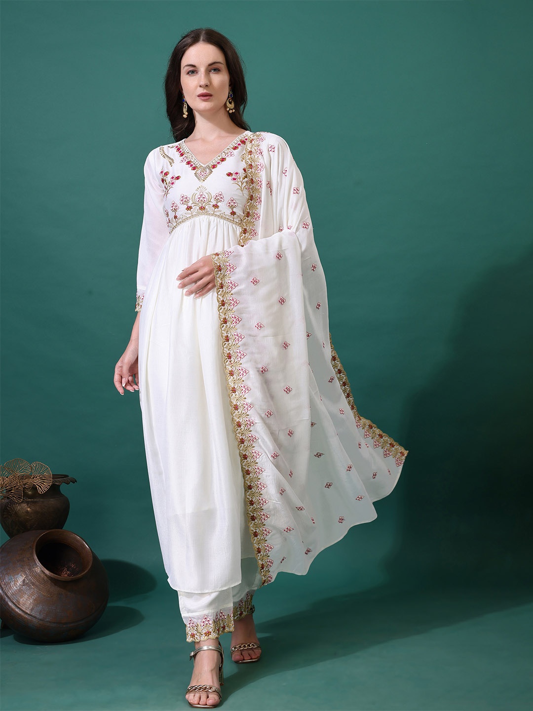 Hirvanti Fashion Floral Embroidered V-Neck Anarkali Kurta With Trousers & Dupatta, White
Hirvanti Fashion Floral Embroidered V-Neck Anarkali Kurta With Trousers & Dupatta, White