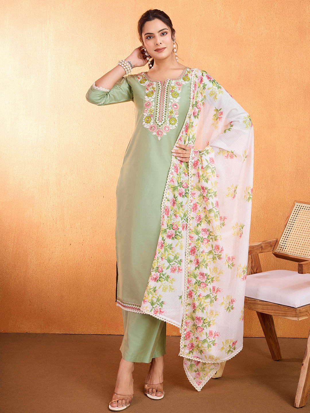 SUAAC Floral Yoke Design Notch Neck Thread Work Straight Kurta With Trouser And Dupatta, Green
SUAAC Floral Yoke Design Notch Neck Thread Work Straight Kurta With Trouser And Dupatta, Green