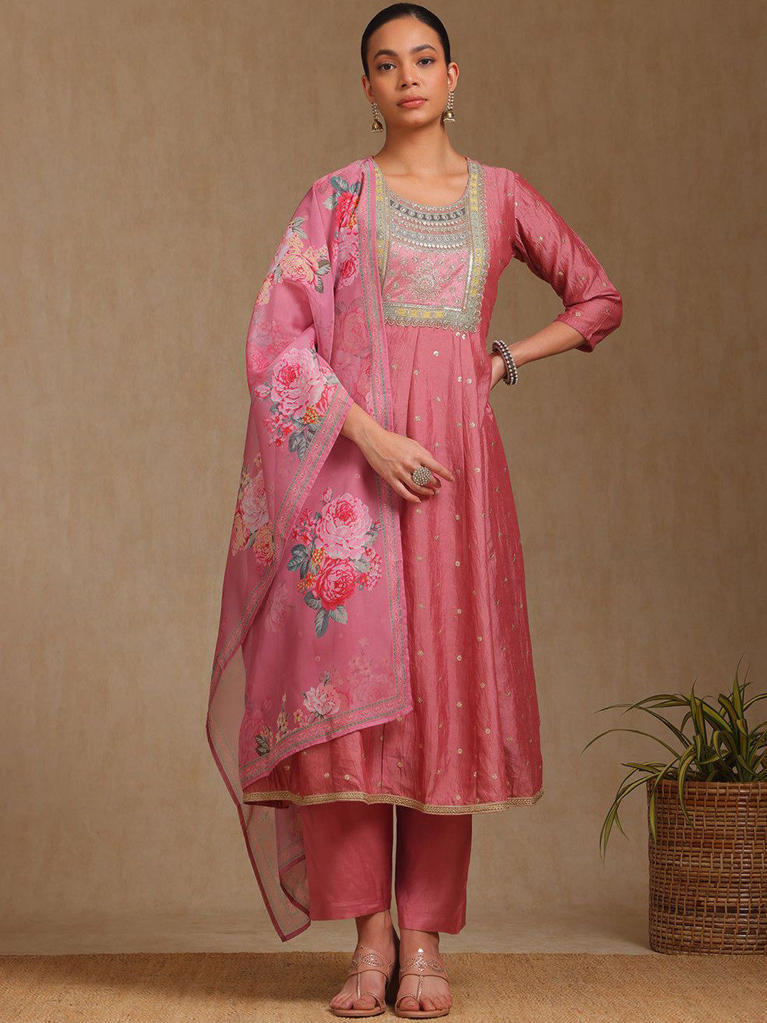 Soch Floral Embroidered Round Neck Sequinned A-Line Kurta With Trousers & Dupatta, Pink
Soch Floral Embroidered Round Neck Sequinned A-Line Kurta With Trousers & Dupatta, Pink