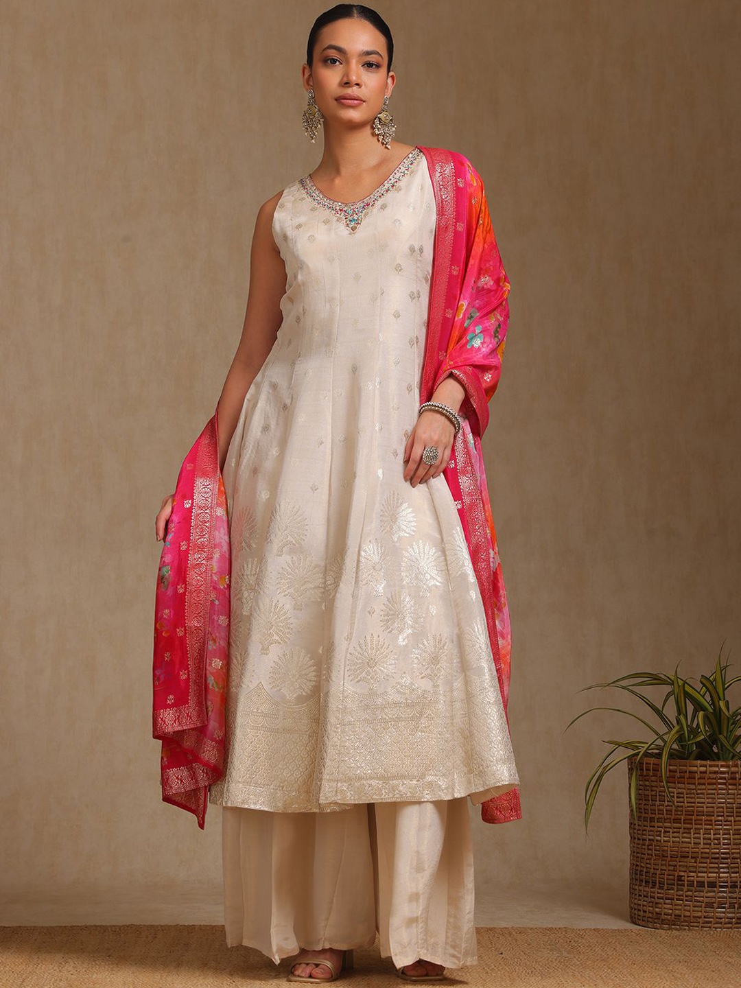 Soch Floral Woven Design Sequinned Brocade Art Silk Kurta With Palazzos & Dupatta, Beige
Soch Floral Woven Design Sequinned Brocade Art Silk Kurta With Palazzos & Dupatta, Beige