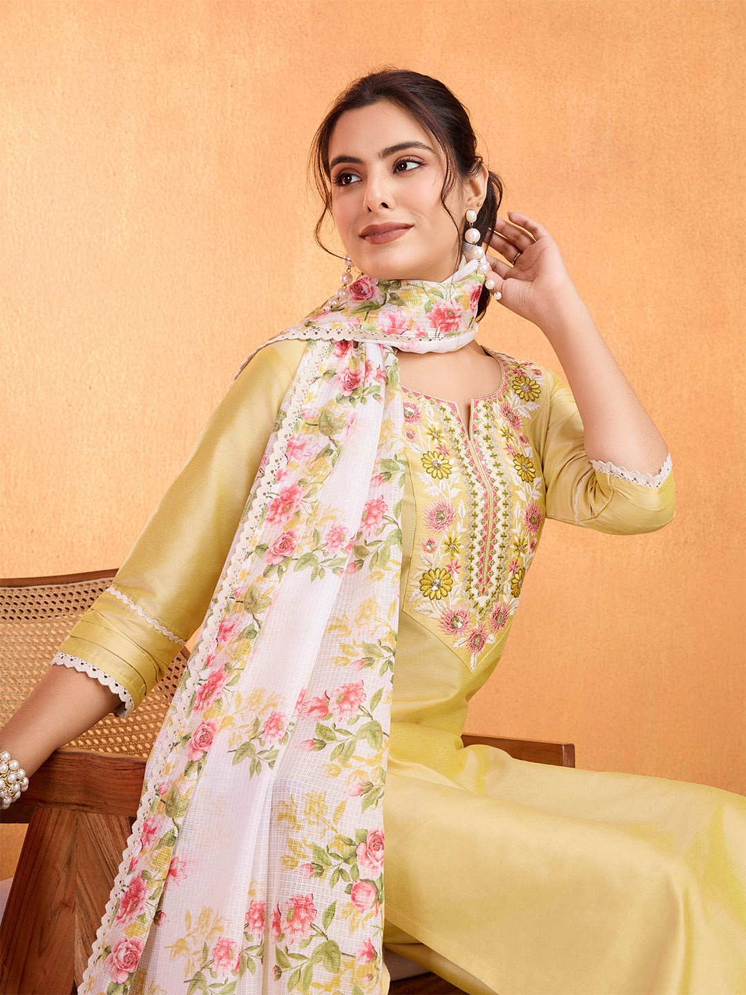 SUAAC Floral Yoke Design Notch Neck Thread Work Straight Kurta With Trousers & Dupatta, Yellow
SUAAC Floral Yoke Design Notch Neck Thread Work Straight Kurta With Trousers & Dupatta, Yellow