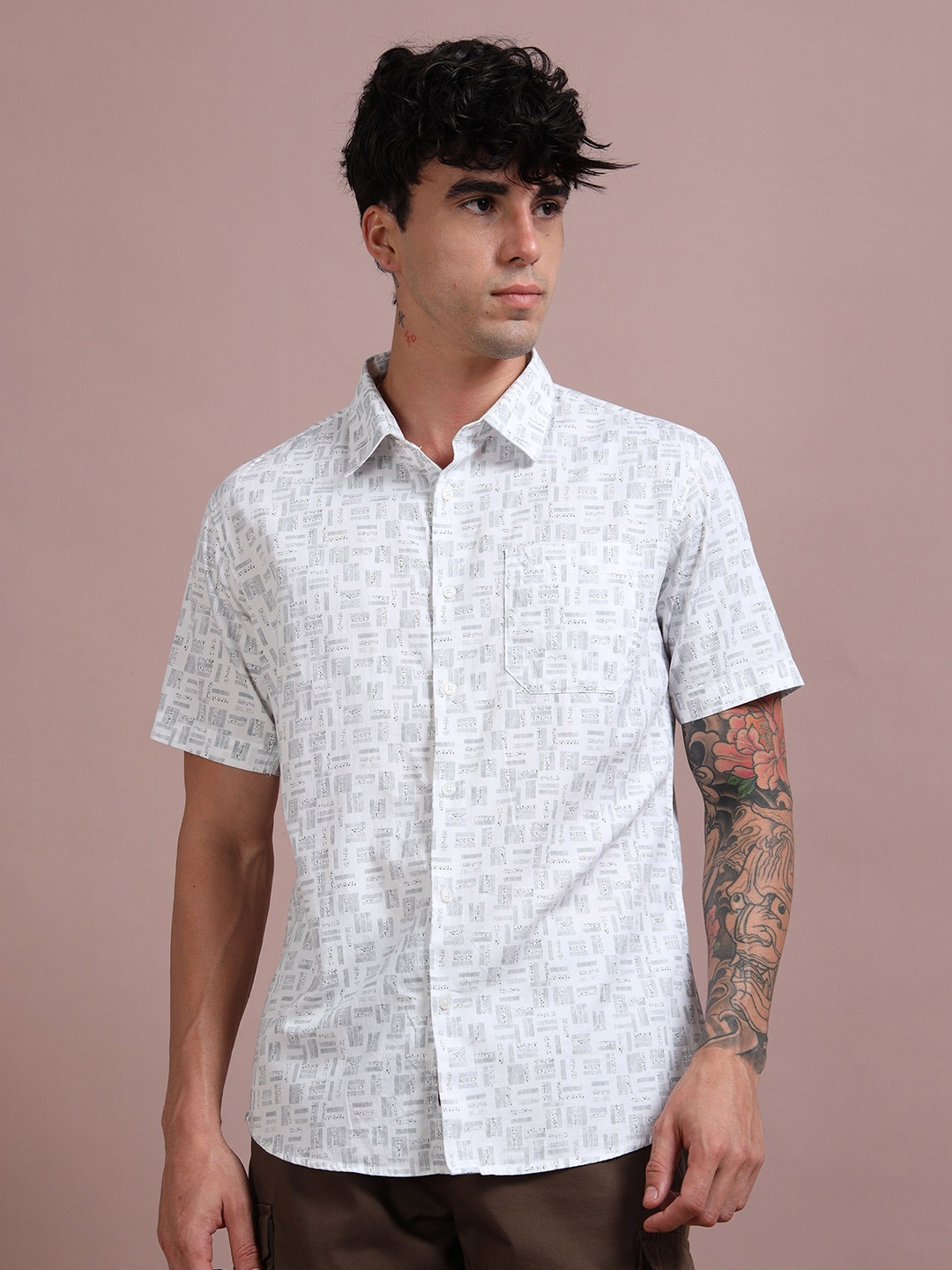 RIGS AND RAGS Men Premium Fit Spread Collar Geometric Printed Cotton Casual Shirt, White
RIGS AND RAGS Men Premium Fit Spread Collar Geometric Printed Cotton Casual Shirt, White