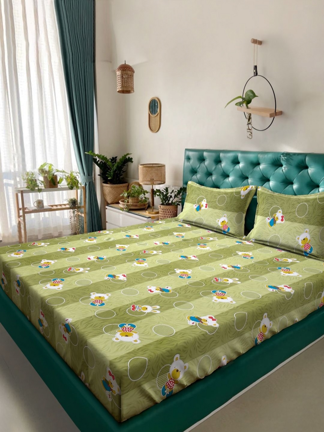 KLOTTHE Green & Blue Printed Pure Cotton 400 TC Double Bedsheet Set 2.5 m x 2.25 m
KLOTTHE Green & Blue Printed Pure Cotton 400 TC Double Bedsheet Set 2.5 m x 2.25 m