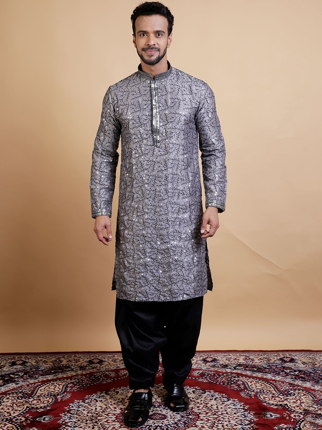 KHAAS Floral Printed Mandarin Collar Sequinned Cotton Silk Straight Kurta With Patiala, Grey
KHAAS Floral Printed Mandarin Collar Sequinned Cotton Silk Straight Kurta With Patiala, Grey
