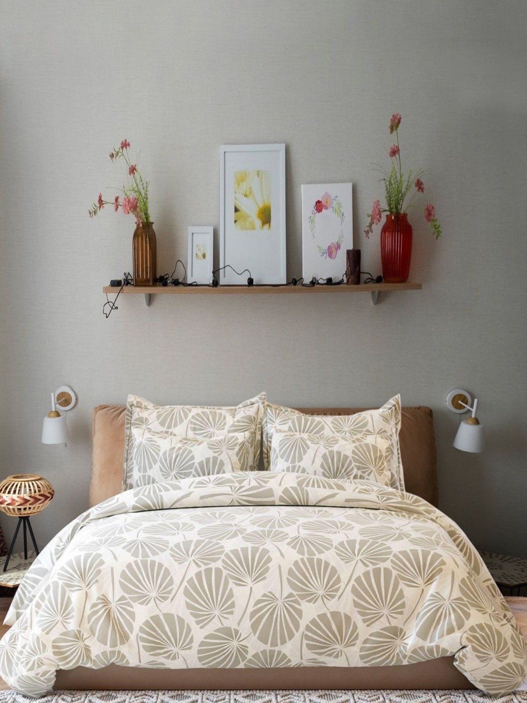 Eleganta Cream-Coloured & Grey Floral 350 TC King Bedsheet with 2 Pillow Covers
Eleganta Cream-Coloured & Grey Floral 350 TC King Bedsheet with 2 Pillow Covers
