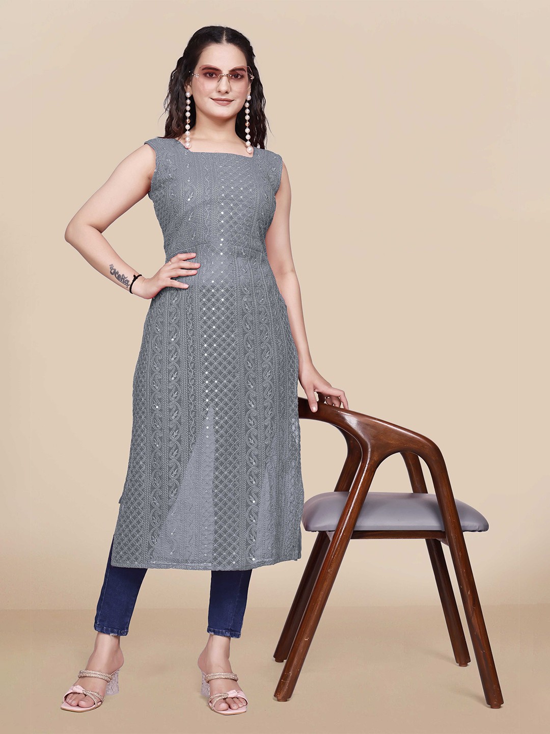 PARROT CREATION Paisley Chikankari Sequinned Square Neck Sleeveless Georgette Kurta, Grey
PARROT CREATION Paisley Chikankari Sequinned Square Neck Sleeveless Georgette Kurta, Grey