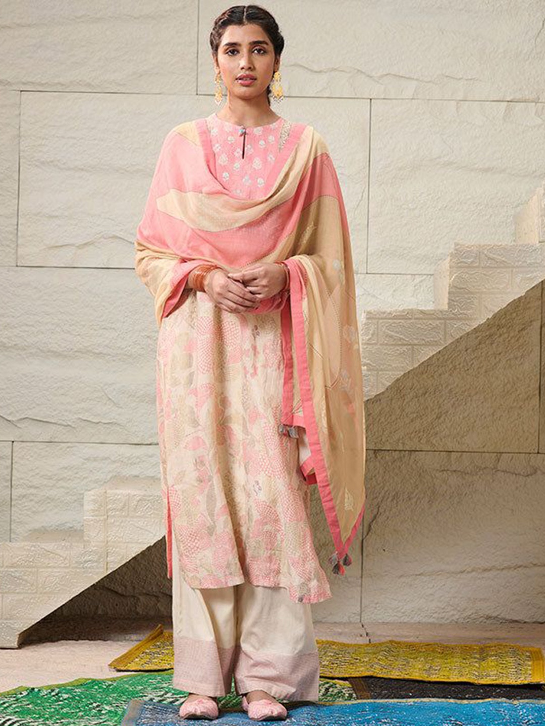 SAUNDH Ethnic Motifs Embroidered Key Hole Neck Kurta With Trousers & Dupatta, Beige
SAUNDH Ethnic Motifs Embroidered Key Hole Neck Kurta With Trousers & Dupatta, Beige