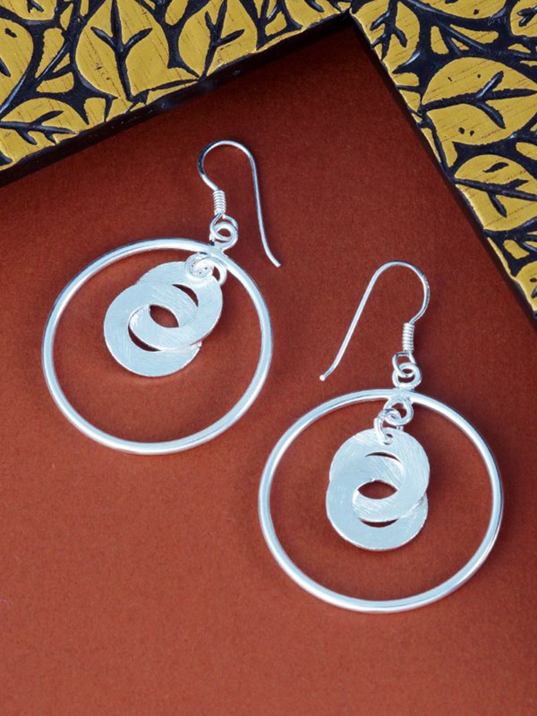 Tuanz Silver Jewelry 925 Sterling Silver Rhodium-Plated Circular Shaped Drop Earrings
Tuanz Silver Jewelry 925 Sterling Silver Rhodium-Plated Circular Shaped Drop Earrings