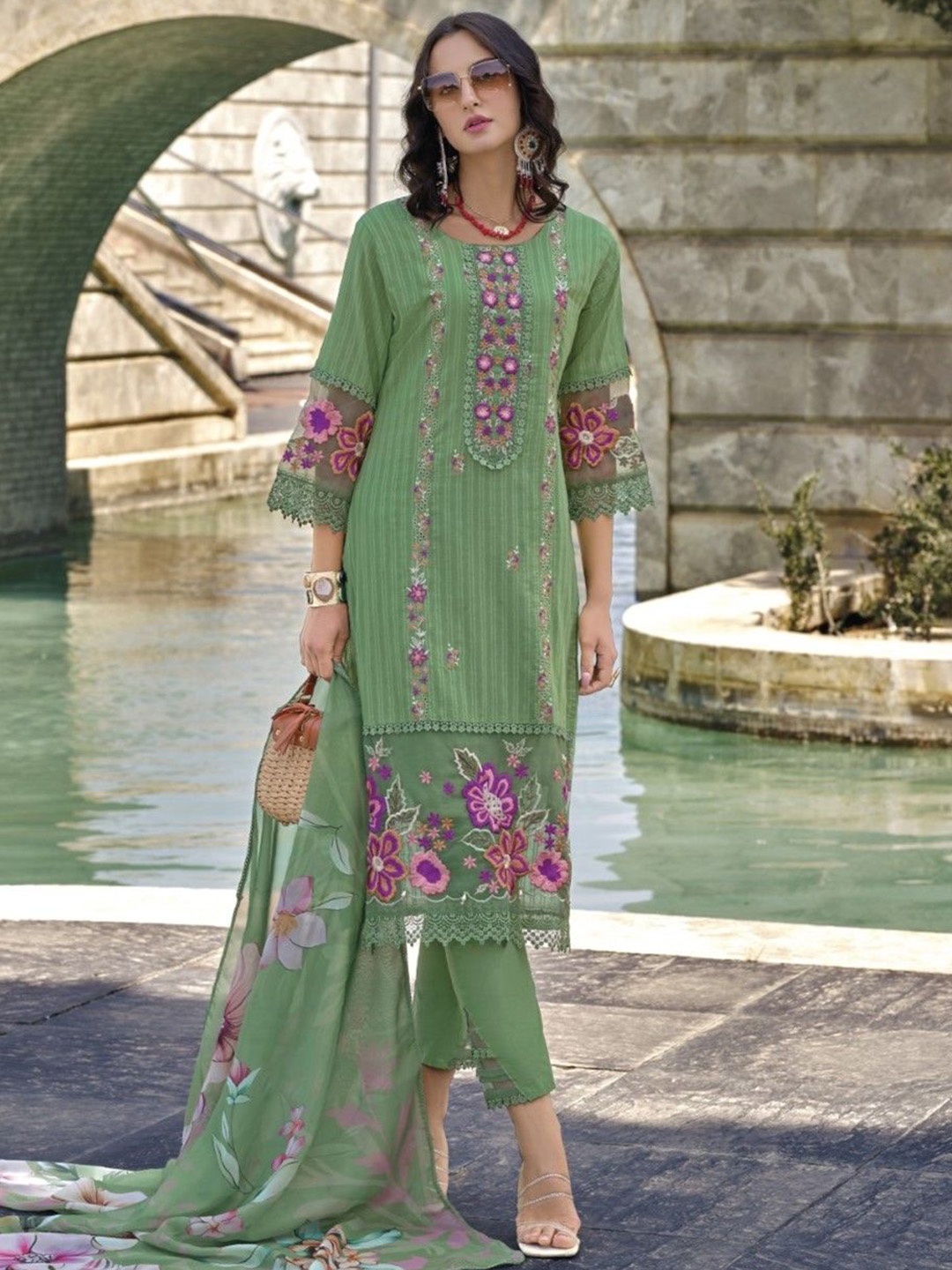 AUTUMN LANE Floral Embroidered Pure Cotton Straight Kurta With Trousers & Dupatta, Green
AUTUMN LANE Floral Embroidered Pure Cotton Straight Kurta With Trousers & Dupatta, Green
