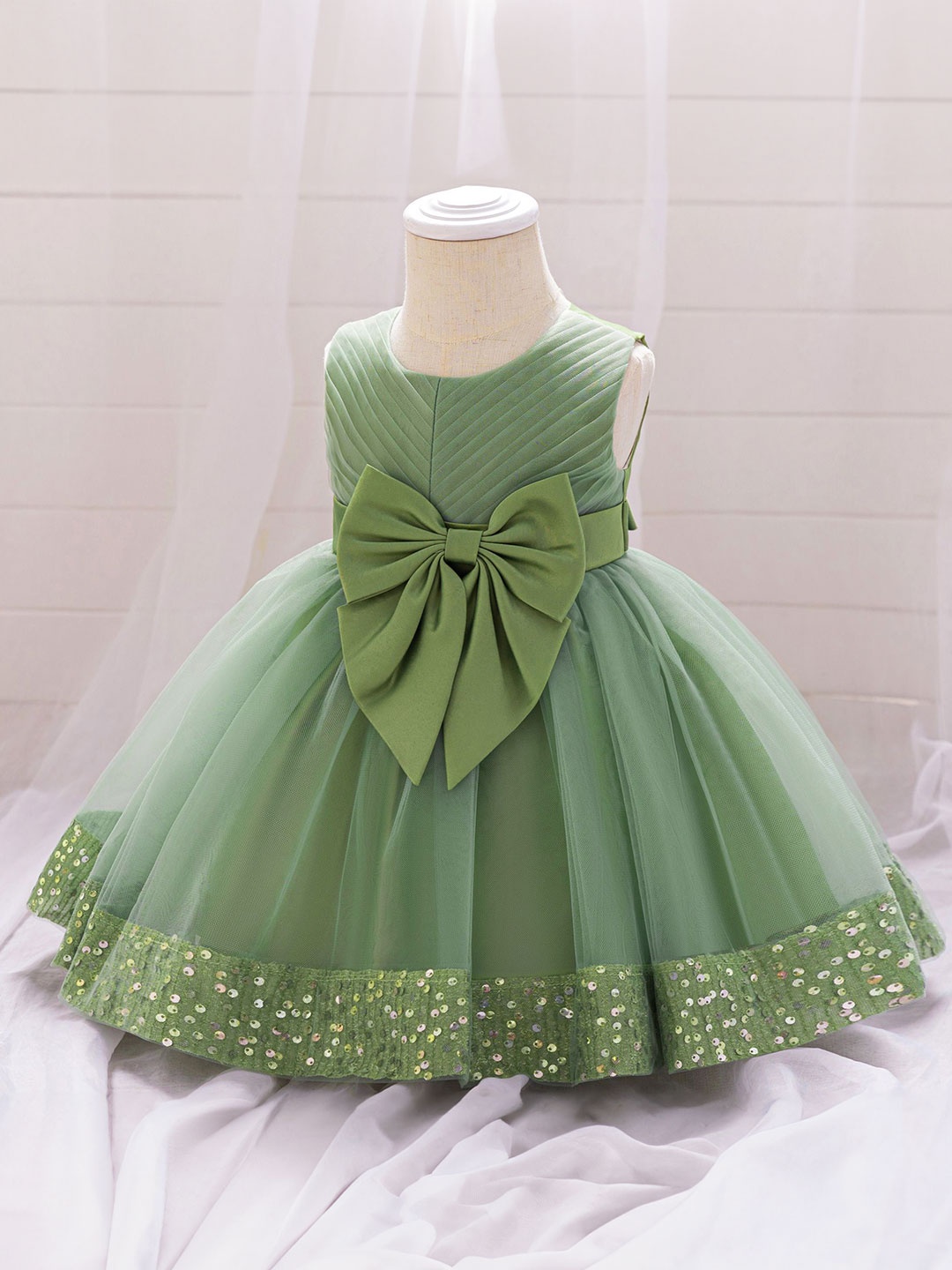 StyleCast x Revolte Girls Embellished Sleeveless Net Fit and Flare Mini Dress, Green
StyleCast x Revolte Girls Embellished Sleeveless Net Fit and Flare Mini Dress, Green