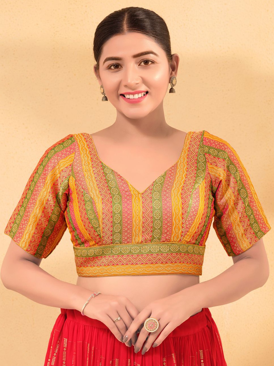 VAMAS - THE DESIGNER BLOUSES Woven Design Brocade Sweetheart Neck Padded Saree Blouse, Gold
VAMAS - THE DESIGNER BLOUSES Woven Design Brocade Sweetheart Neck Padded Saree Blouse, Gold